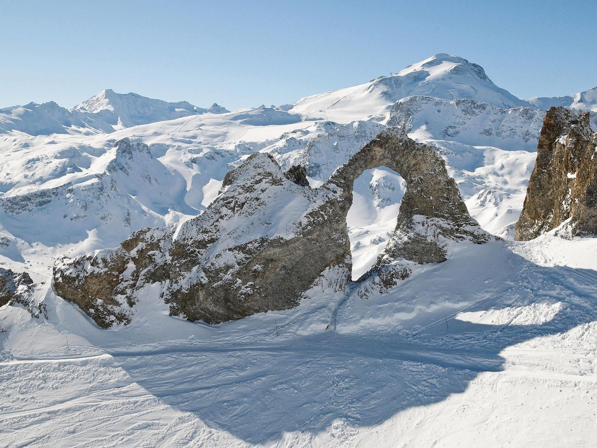 Hotel L'Aiguille Percee Тинь Экстерьер фото